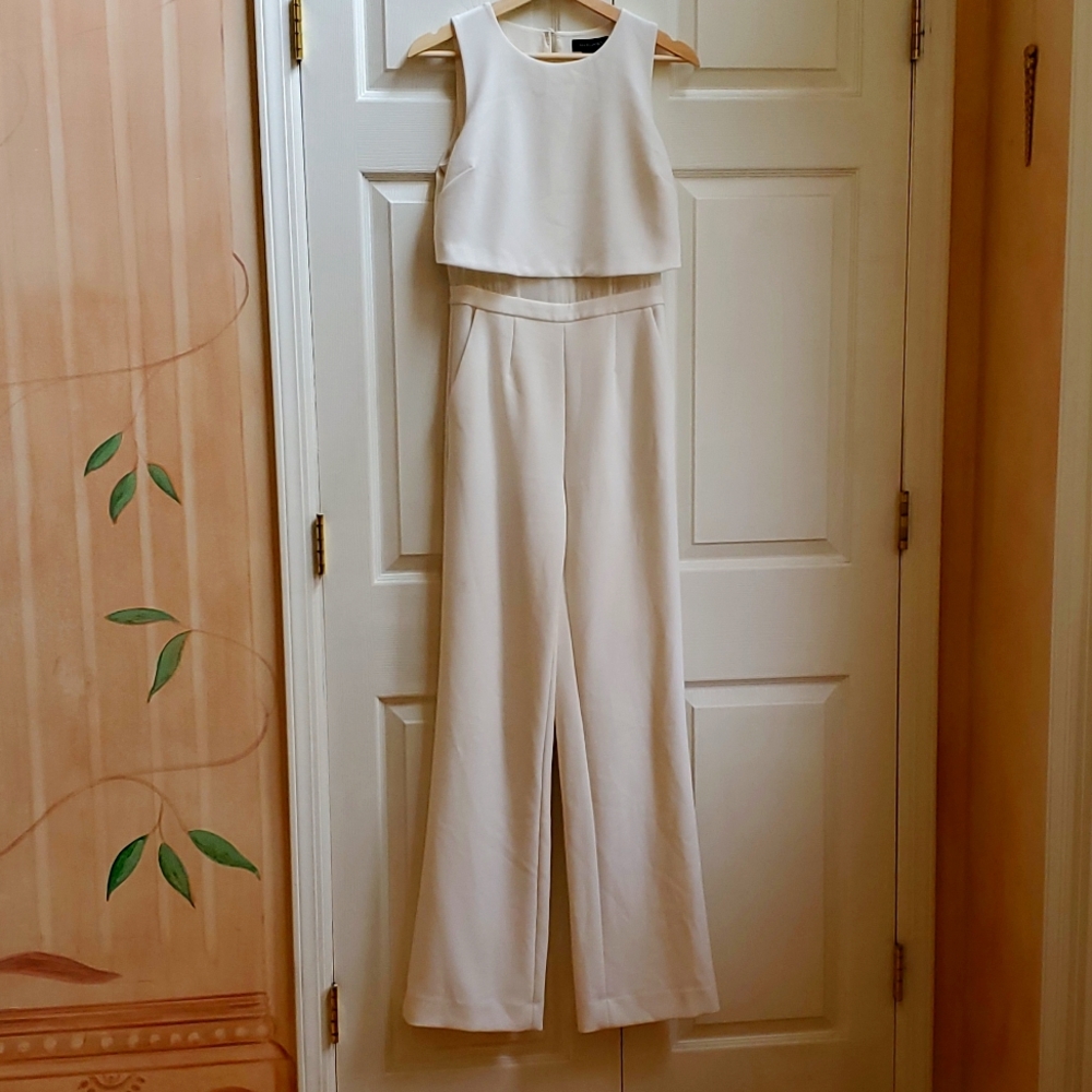 Guess by Marciano Gorgeous jumpsuit size 0